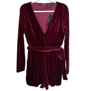 Lulus ROMANTIC MOVES VELVET ROMPER Size L Burgundy Long Sleeves Tie Belt NEW